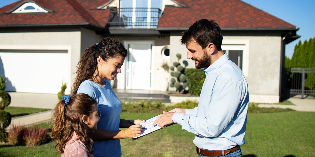 Mastering Professional Etiquette to Impress Homeowners